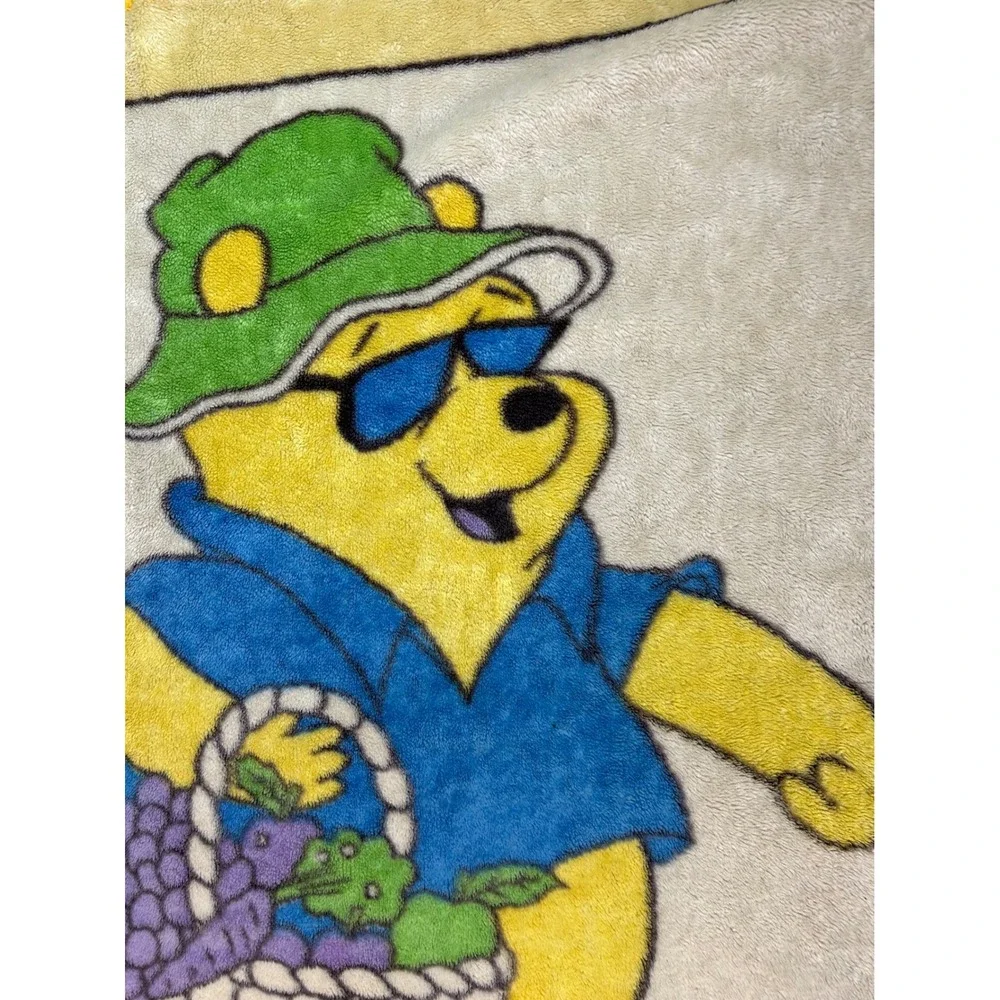 Vintage Disney Winnie the Pooh Fleece Blanket Summer‎ Picnic Sunglasses 53x43